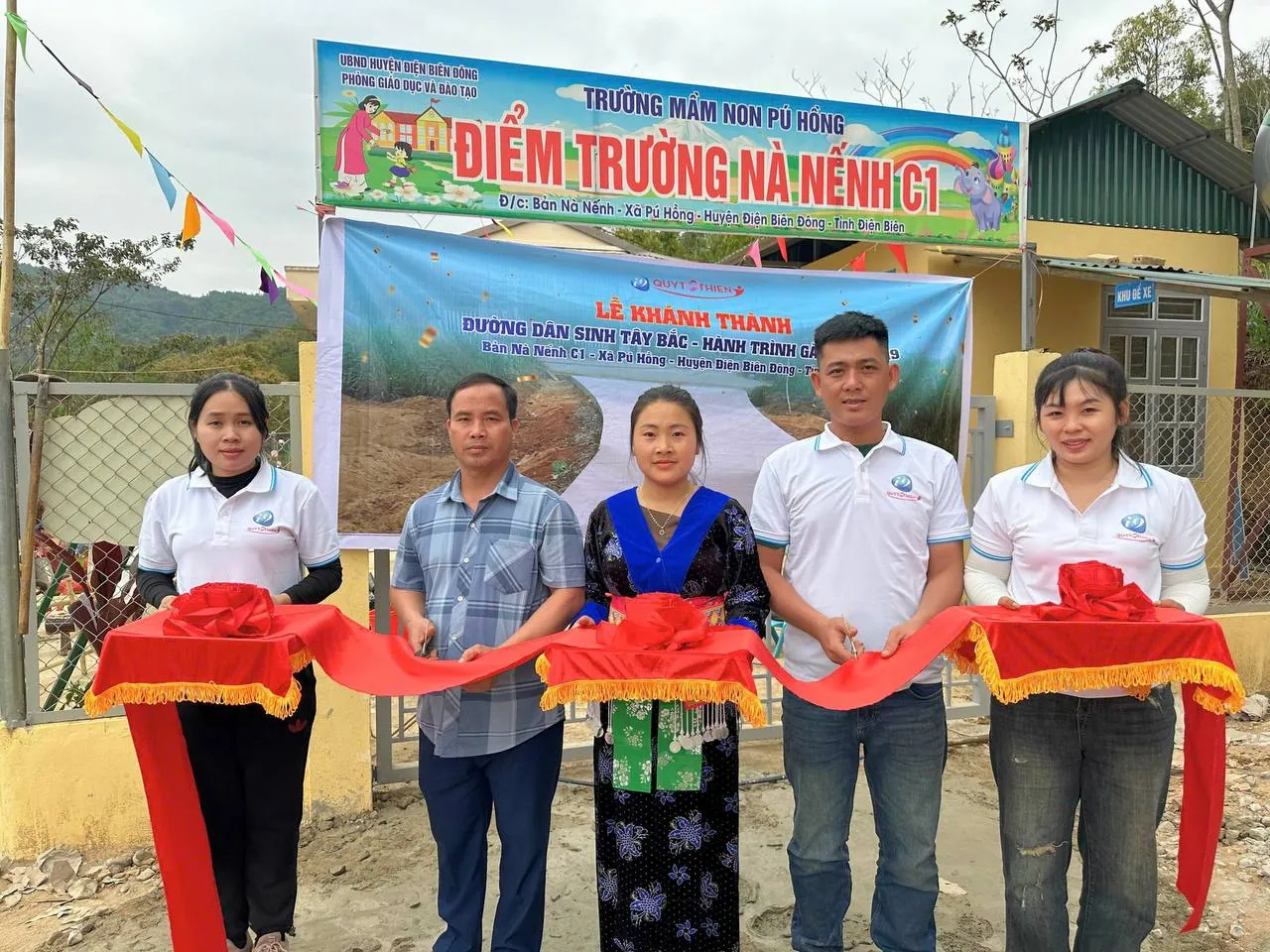 Biểu tượng mạng xã hội đa dạng như Facebook, Telegram, Zalo, thể hiện sự kết nối cộng đồng của KO66 Casino.